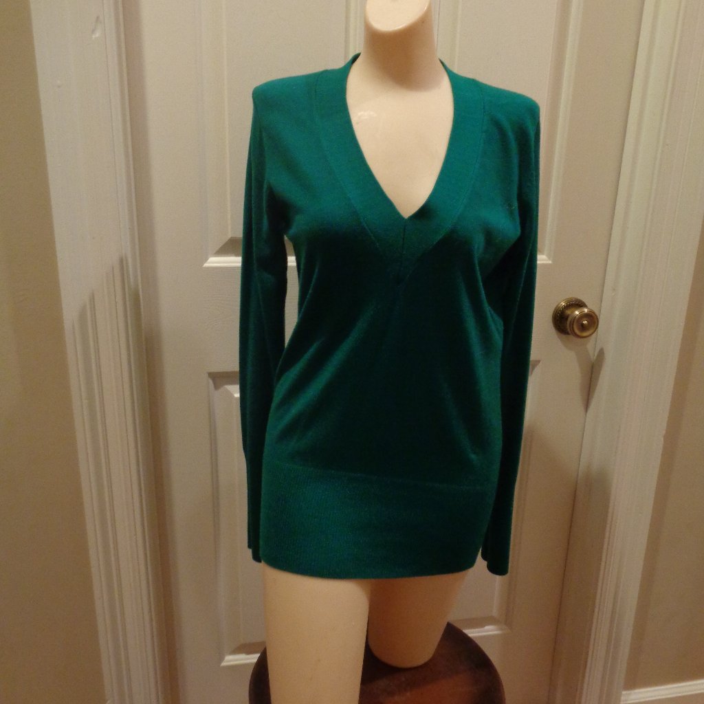 Curve-Hugging Deep V Sexy Hunter/Jade Green Top By Grace Elements